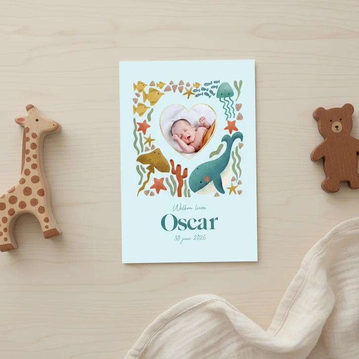Geboortekaartje met walvis in zee wereld. Met eigen foto.