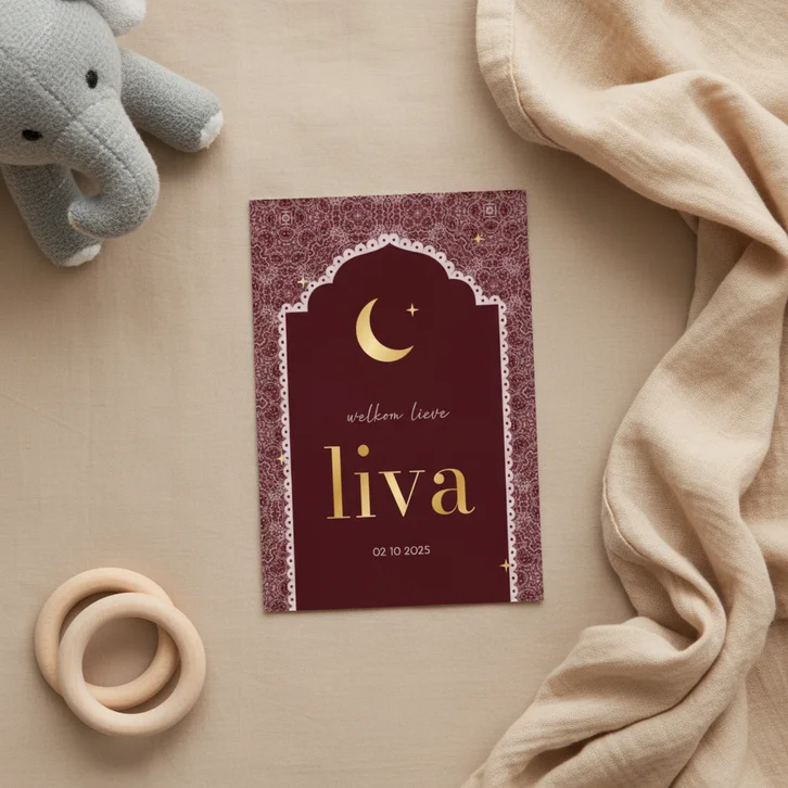 Geboortekaartje patroon op donkerrood kader en maan 