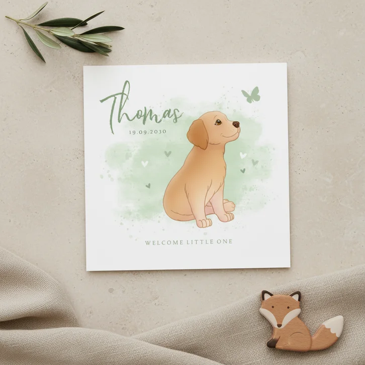 Geboortekaartje puppy groene achtegrond met hartjes vlinder