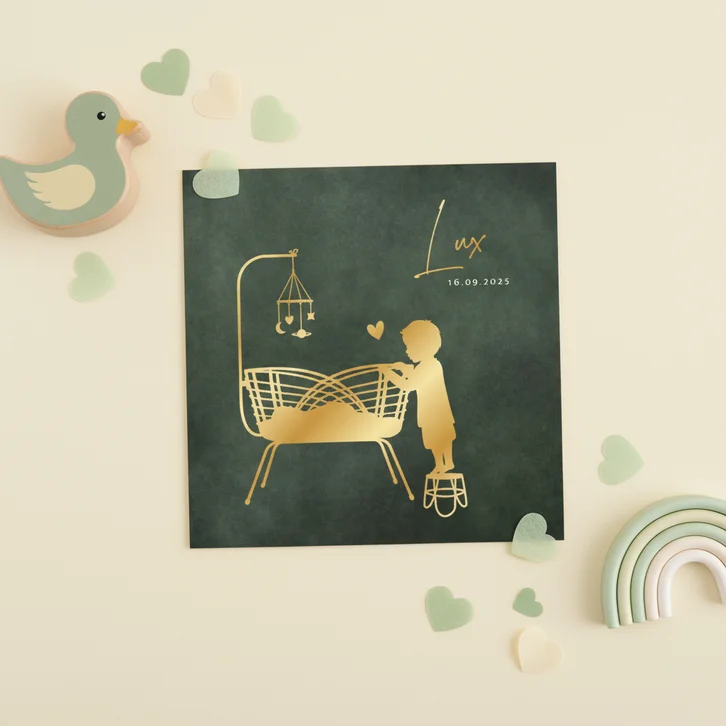 Geboortekaartje silhouet met grote broer bij wiegje broertje