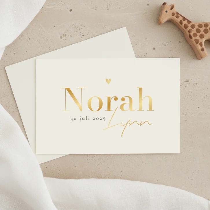 Geboortekaartje stijlvol goud hartje zandkleurig