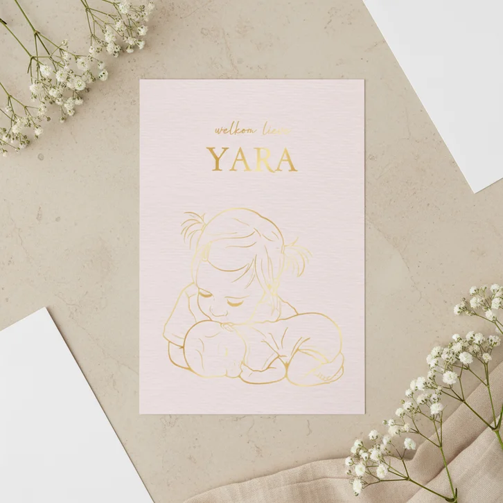 Geboortekaartje zus kust liggend baby’tje – goudfolie