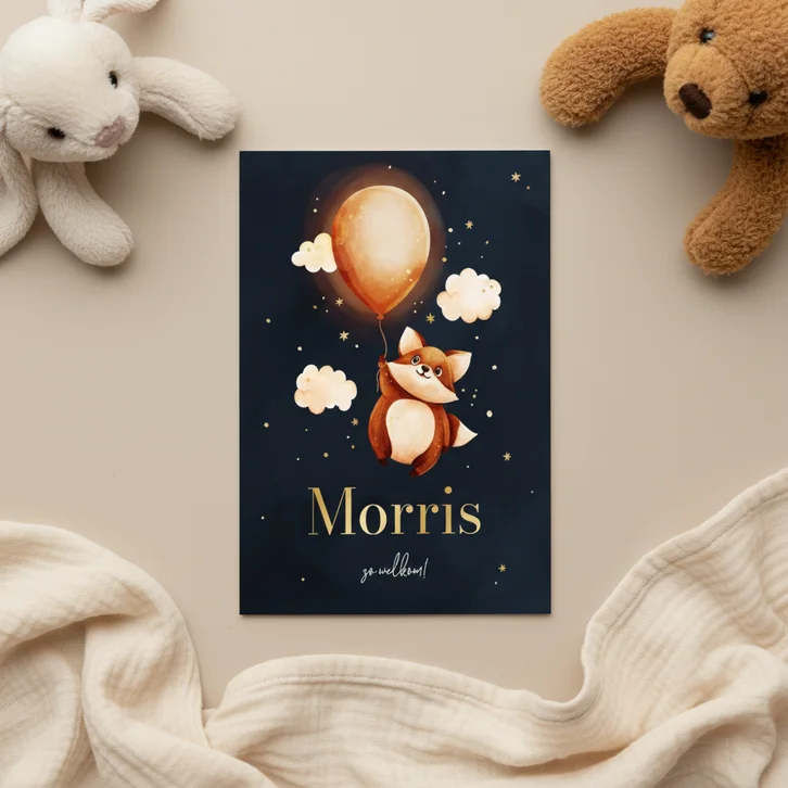 Lief blauw geboortekaartje met vosje en een ballon