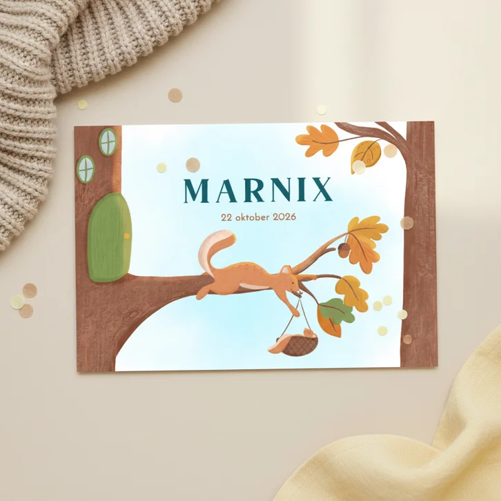Lief geboortekaartje eekhoorn met baby in herfst