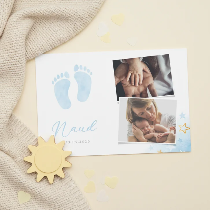 Lief geboortekaartje voor een jongen met blauwe voetjes