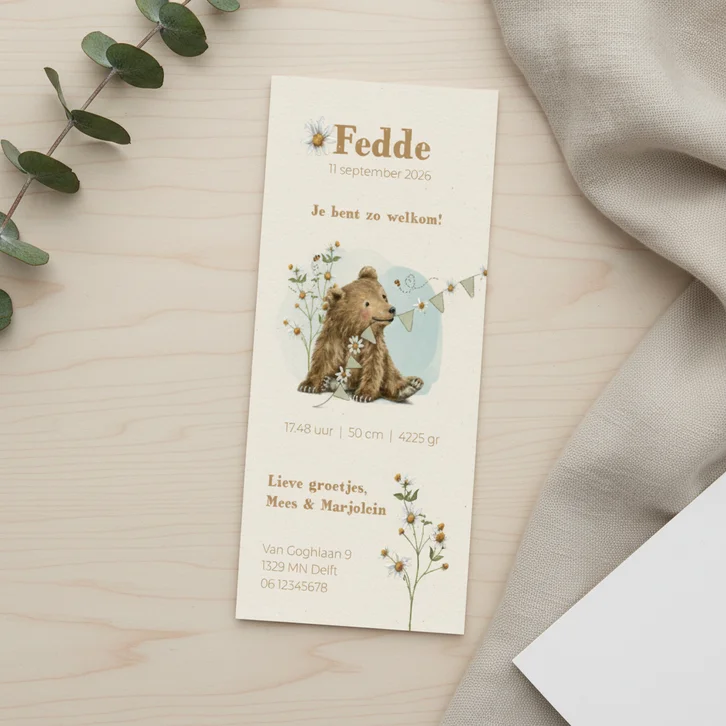 Lief langwerpig geboortekaartje met beer en bijtje