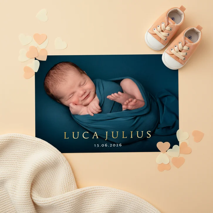 Minimalistisch geboortekaartje stijlvolle grote foto 