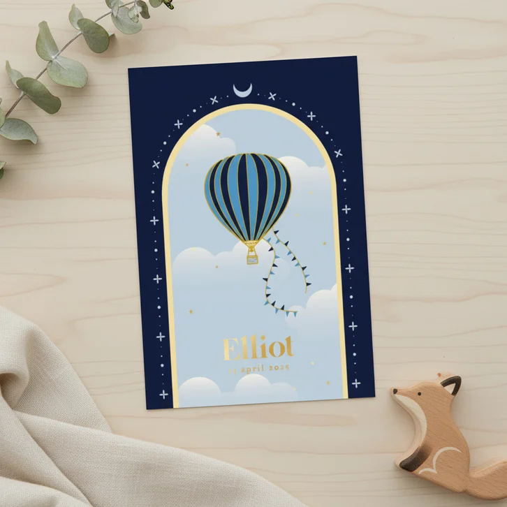 Origineel geboortekaartje met luchtballon en boog jongen