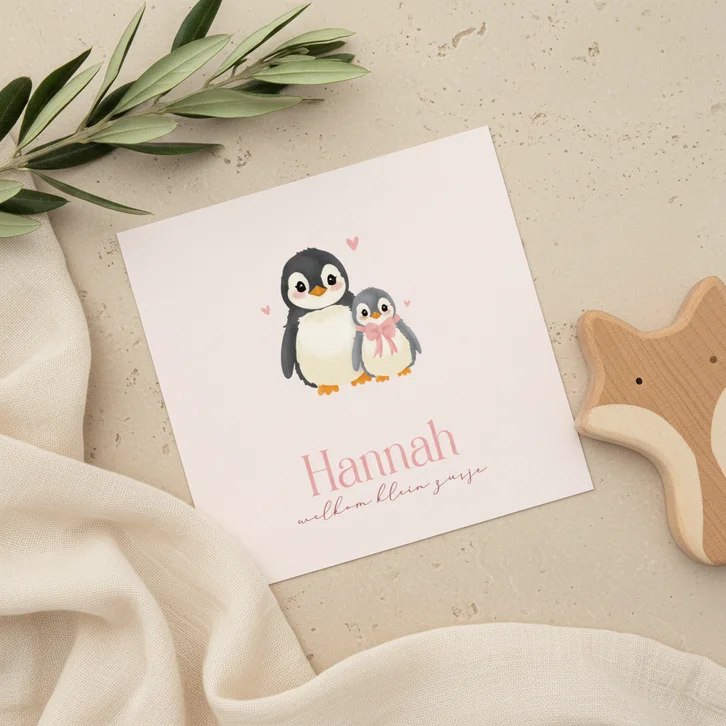 Schattig roze geboortekaartje pinguin een zusje