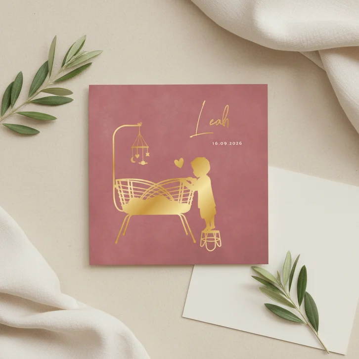 Silhouet geboortekaartje grote broer bij wiegje zusje