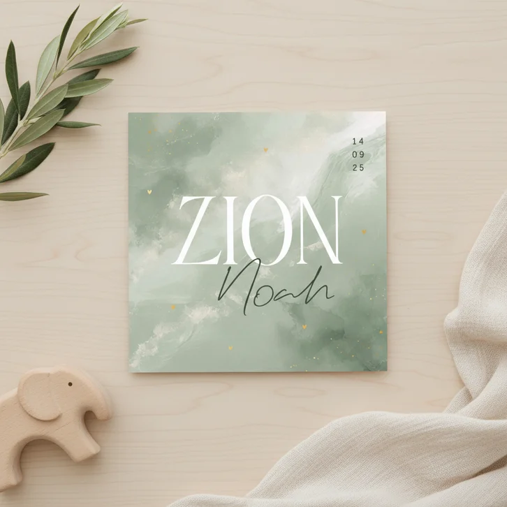 Stijlvol lichtgroen geboortekaartje waterverf goud spetters