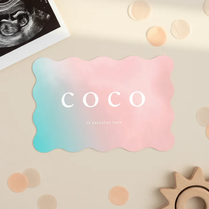 Trendy geboortekaartje turquoise roze overgang golf vorm