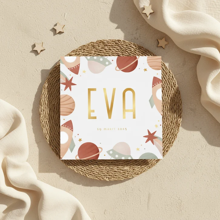 Vrolijk geboortekaartje met planeetjes, sterren raket