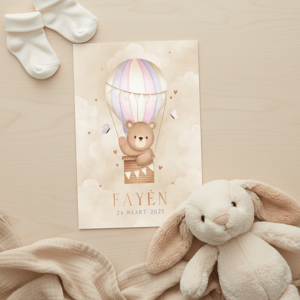 Geboortekaartje beertje in luchtballon vlinders en hartjes