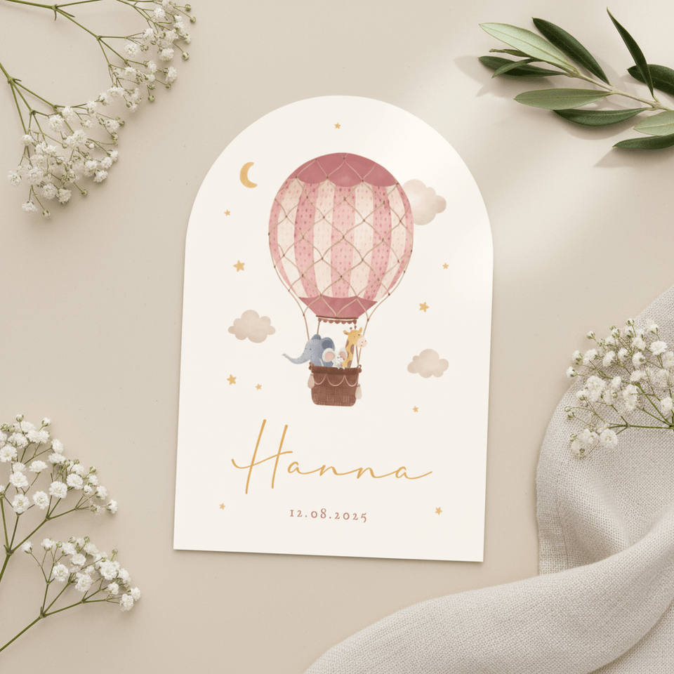 Geboortekaartje meisje luchtballon wolken dieren met boog