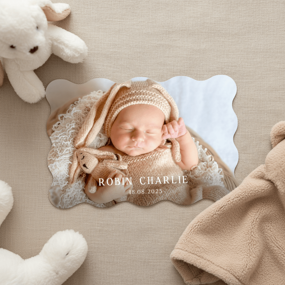 Geboortekaartje meisje of jongen golvende rand en eigen foto