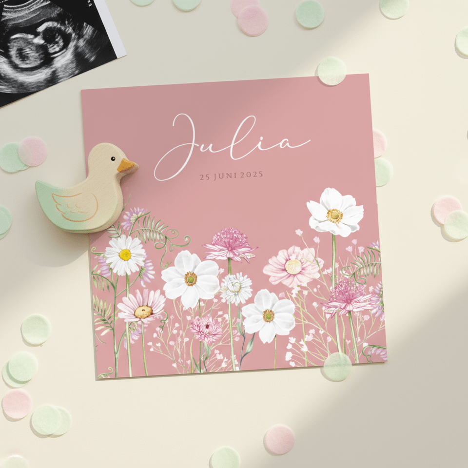 Geboortekaartje meisje wilde bloemetjes in het veld