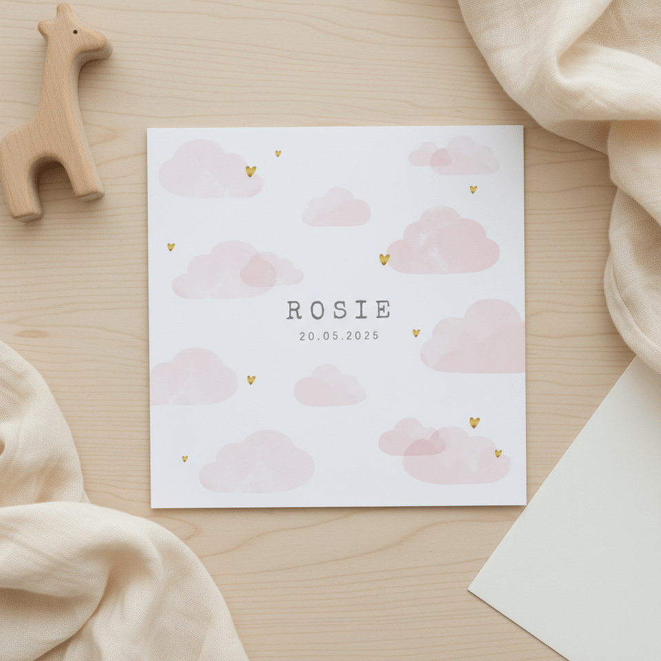 Geboortekaartje roze wolken hartjes goudlook