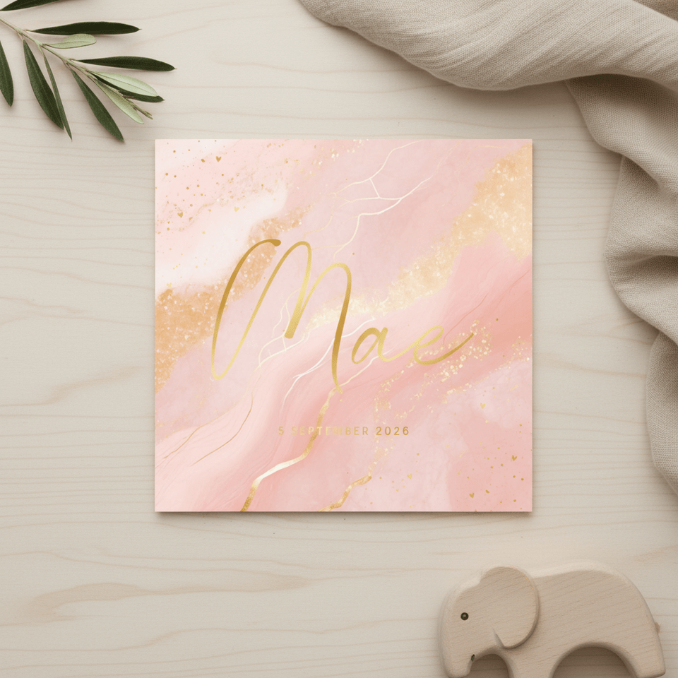 Geboortekaartje vierkant roze marmer met goud meisje
