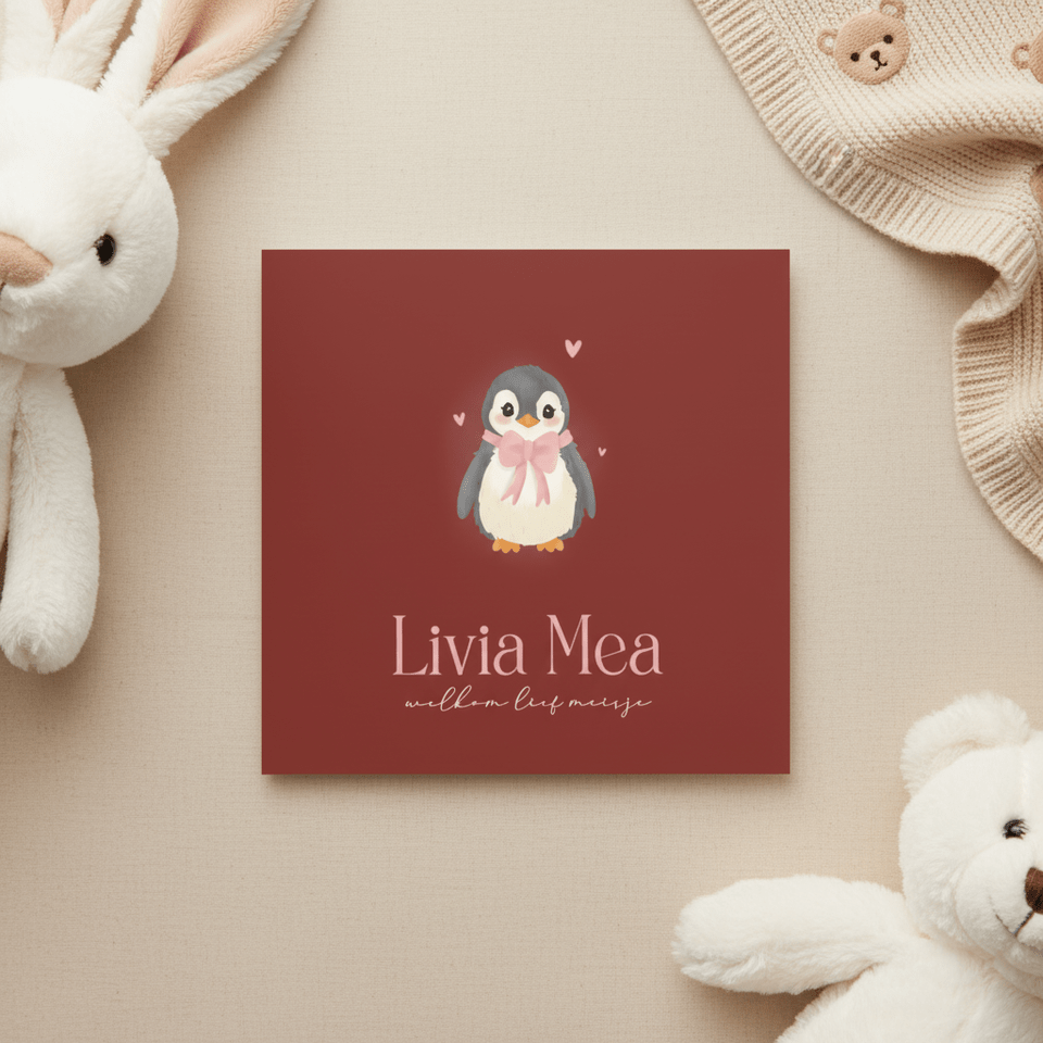 Lief donker rood geboortekaartje met baby pinguin