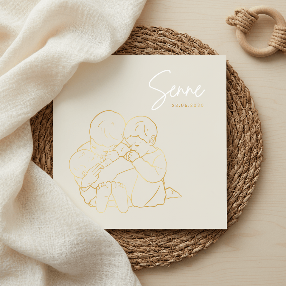 Lief geboortekaartje drie kindjes samen – goudfolie