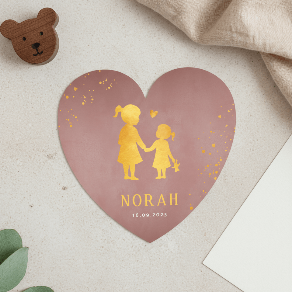 Lief geboortekaartje silhouet zus met zusje in hartjes vorm 