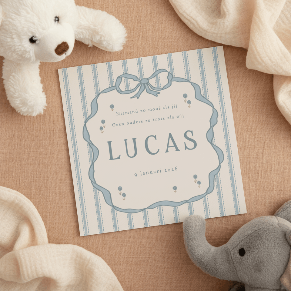 Lief geboortekaartje strik doodle met strepen en bloempjes