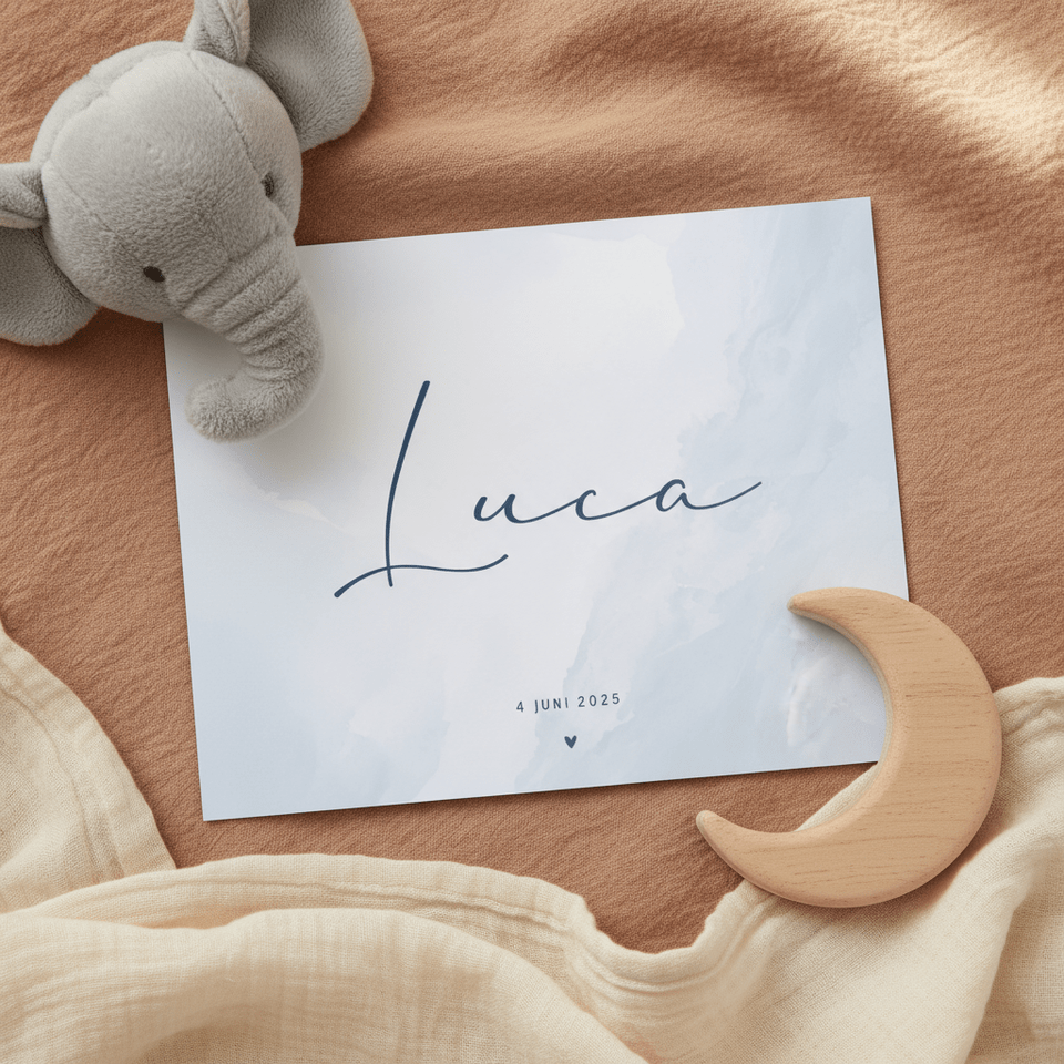 Lief minimalistisch geboortekaartje blauw waterverf hartje