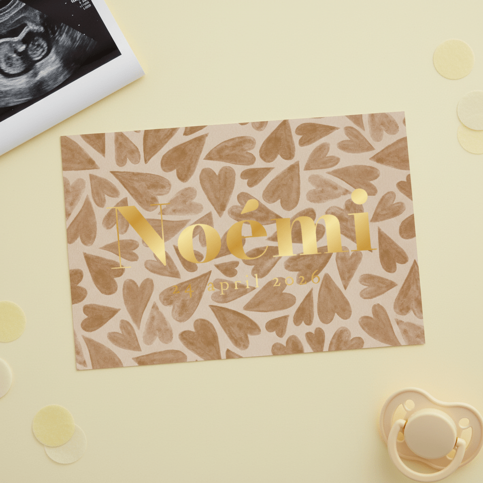 Stijlvol geboortekaartje hartjes beige watercolor goud