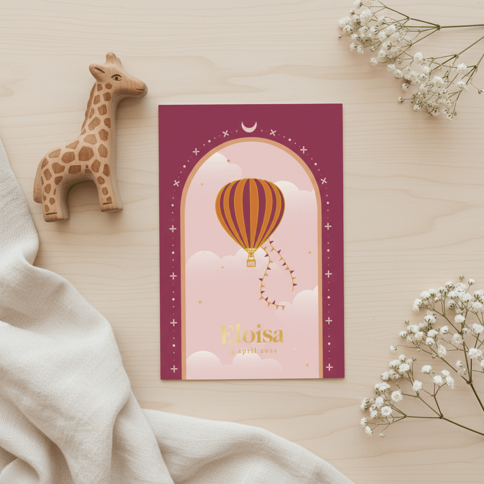 Trendy geboortekaartje met luchtballon en boog meisje