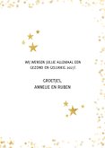 Feestelijke nieuwjaarskaart met gouden sterren en typografie 3