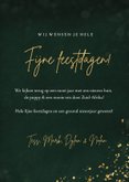 Groene kerstkaart met papieren kerstboom en gouden spetters 3