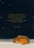 Kerstkaart met slapende beer vos en egel in de sneeuw 3