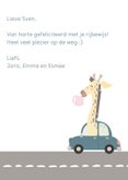 Rijbewijs felicitatiekaart met getekende giraf in de auto 3