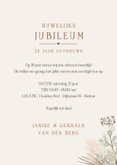 Stijlvolle uitnodiging huwelijksjubileum met droogbloemen  3