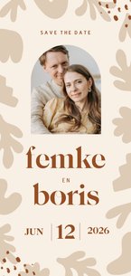 Save the date kaart met abstracte vormen zacht beige