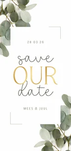 Stijlvolle save the date met eucalyptusblaadjes en goud
