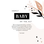 Felicitatiekaart hooray baby on the way met blaadjes 3