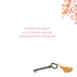 Felicitatiekaart nieuwe woning kat met sleutel en bloemen 3