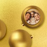 Foto kerstkaart gouden kerstballen 2