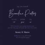 Geboortekaartje unisex stijlvol paars holografisch letter Achterkant