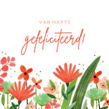 Hippe verjaardagskaart vrouw bloemenweide rood groen  2