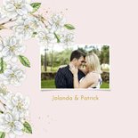 Jubileumkaart huwelijk witte bloesem op groen fluweel 2