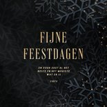 Kerstkaart 2027 met sprankelende kerstbal en sneeuw 3