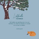 Kerstkaart lief vosje slaapt onder een boom 3