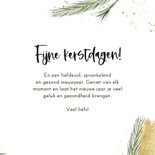 Kerstkaart met dennetakjes spetters en goudlook foto strips 3