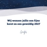 Kerstkaart met kat verstrikt in kerstlampjes 3