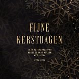 Kerstkaart met sprankelende kerstbal en sneeuwvlokken 3