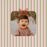 Kerstkaart nostalgisch strepen en rode strik 2