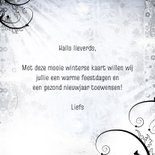 Kerstkaart winters landschap en kerstballen 3